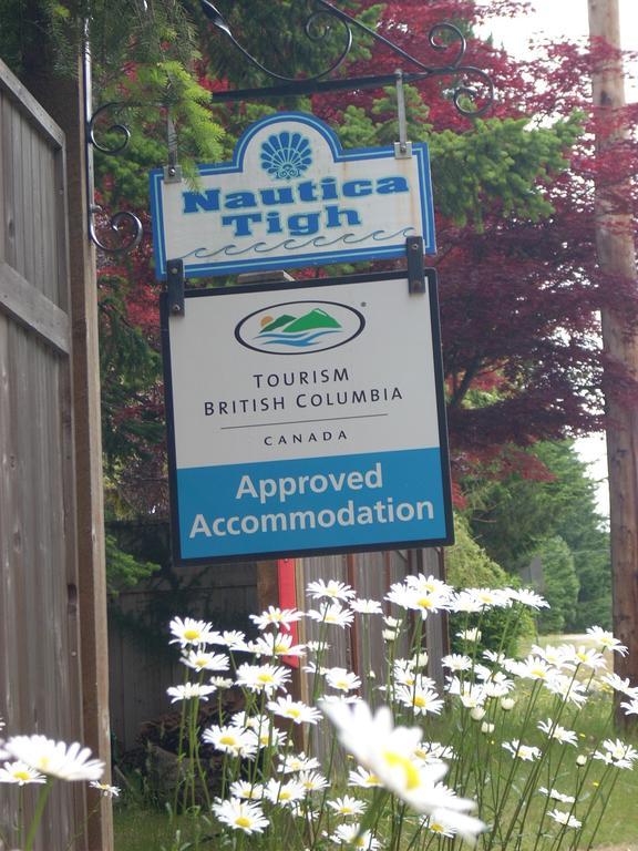 At Nautica Tigh Private Keypad Entrances Bed & Breakfast Qualicum Beach Bagian luar foto